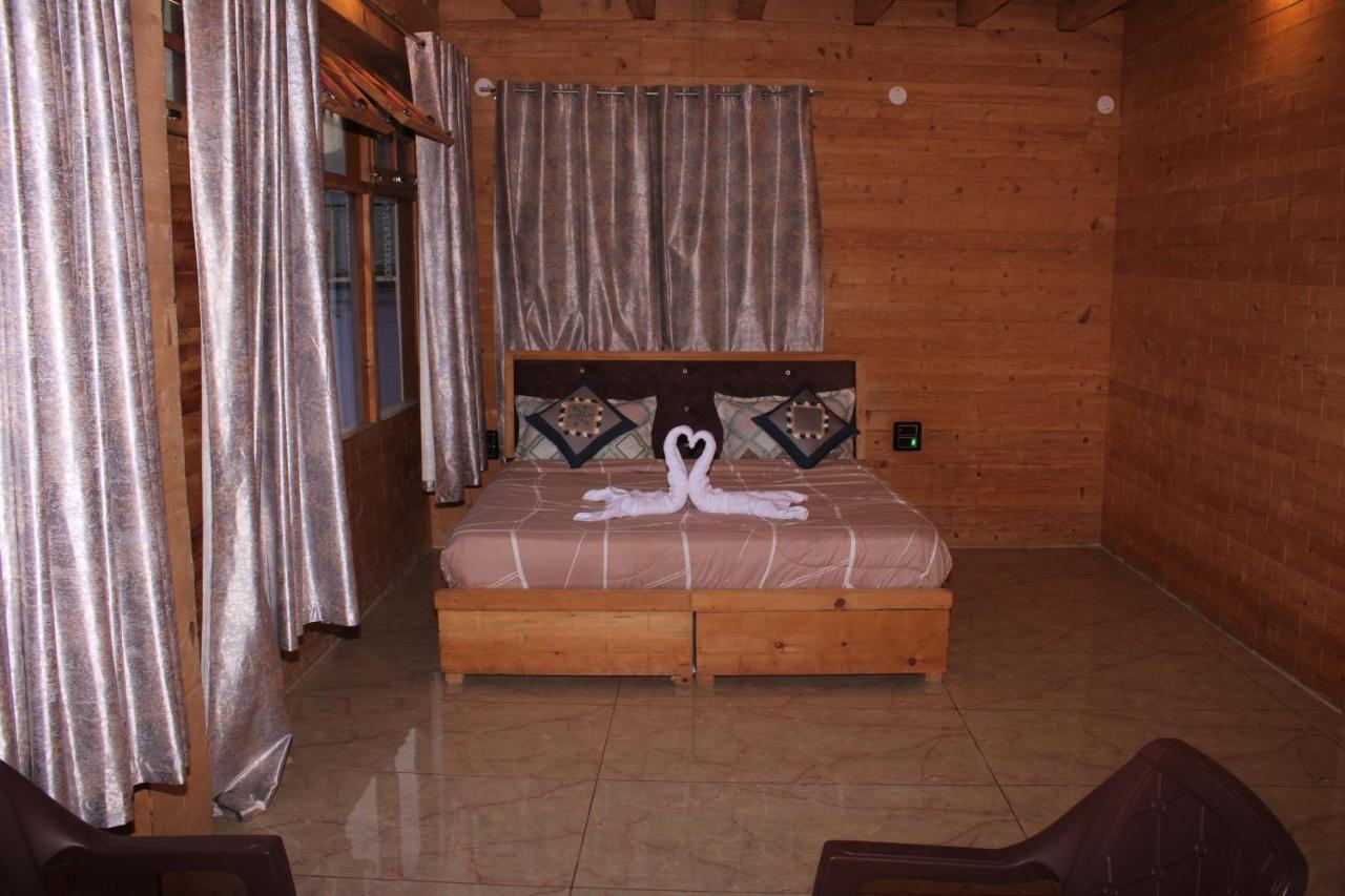Hotel Mannat Sach Pass Tisa Exterior photo